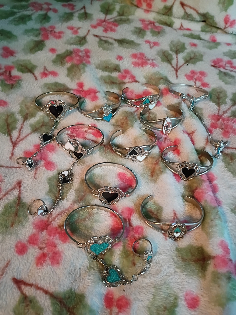 Silver Heart Accent Bracelet and Ring Set - Black and Turquoise
